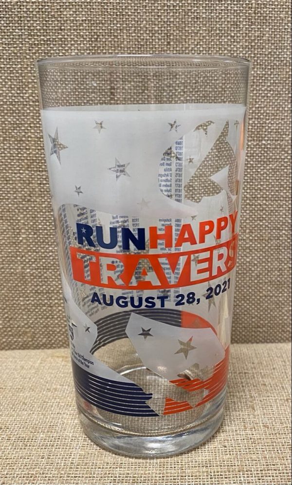 Travers 2021 glass-front view-run happy